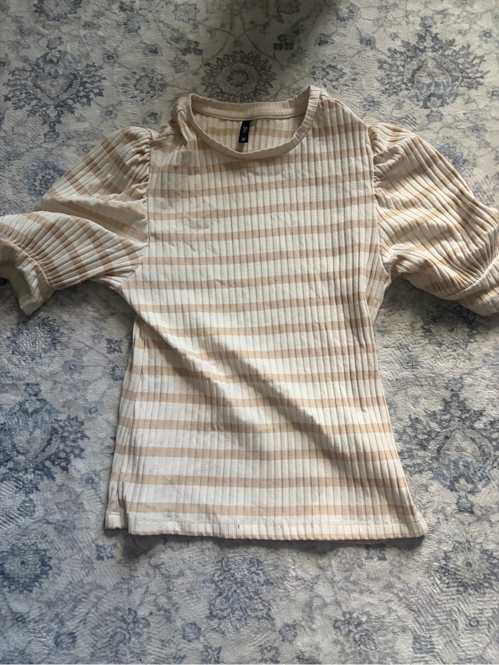 Puff-Sleeve Ribbed Tee in Beige Stripe